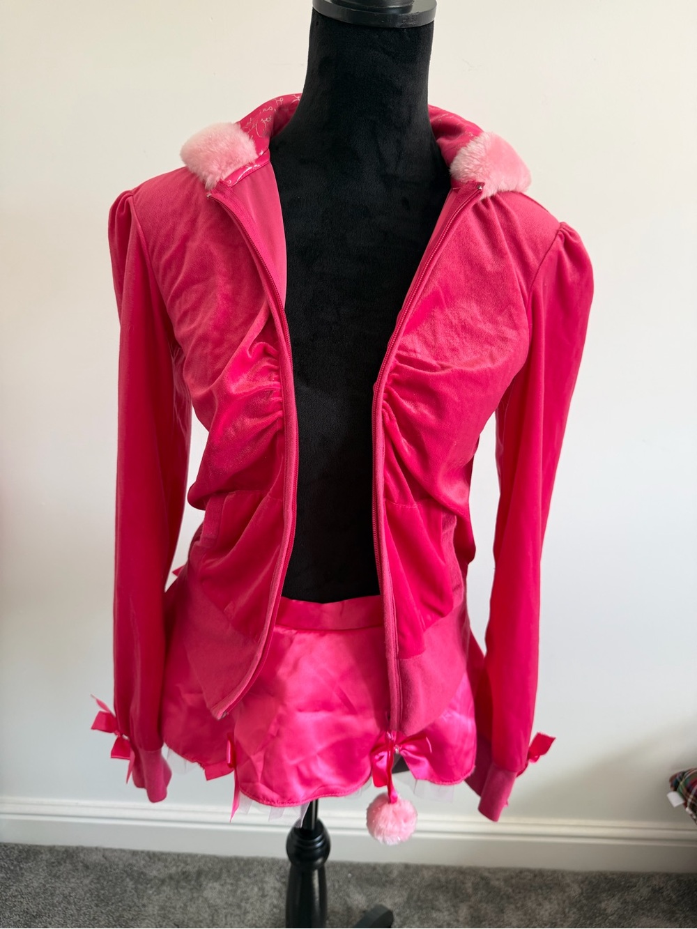 Victoria’s Secret Santa Baby Pink Velour 2-Piece Set – Size S